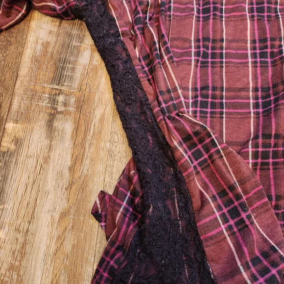 Vanity Plaid Top - Picture 5 of 5